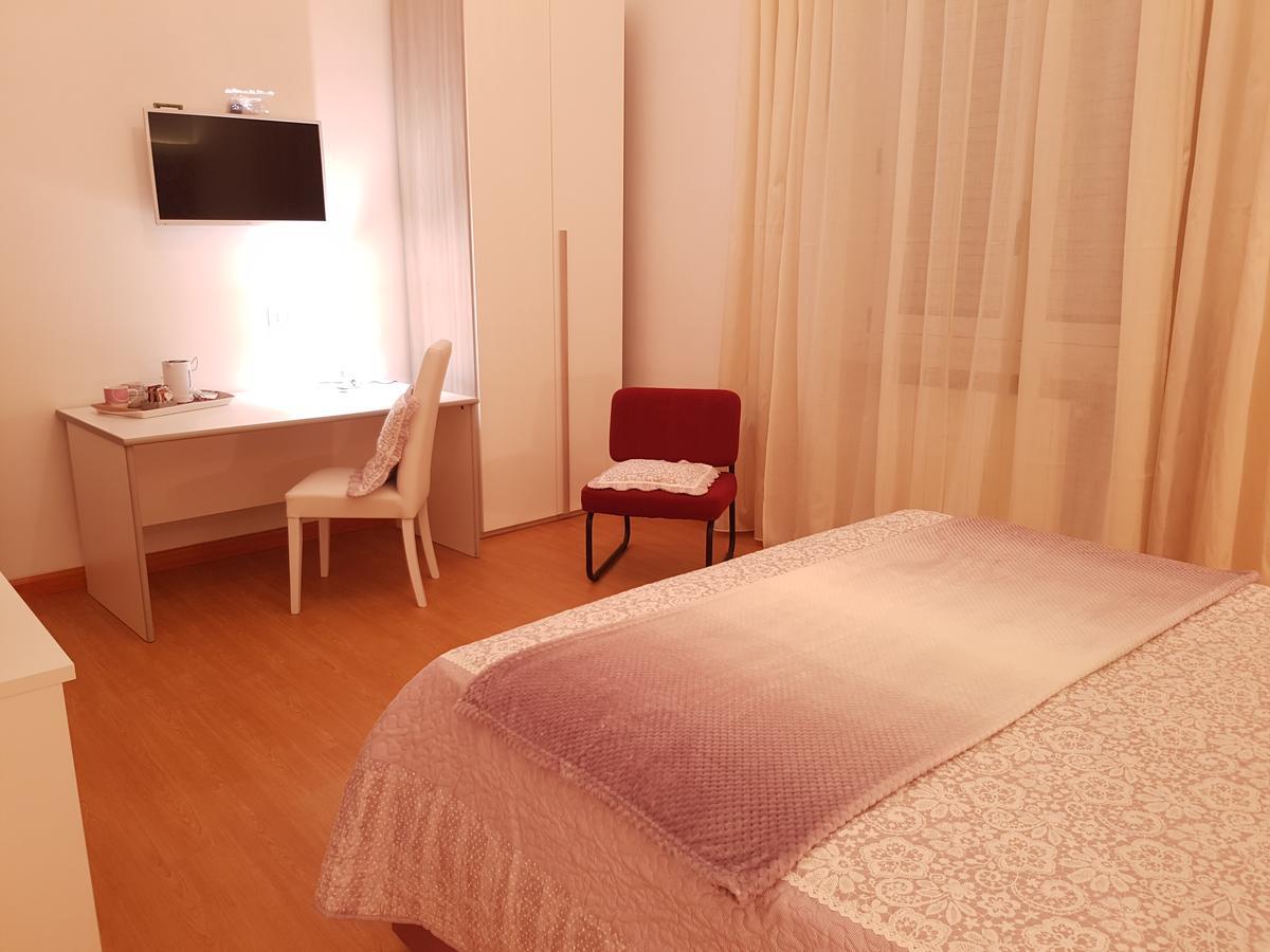 B&B Abatjour - Ambiente Sanificato - Test Antilegionella Assolto Foggia Kültér fotó