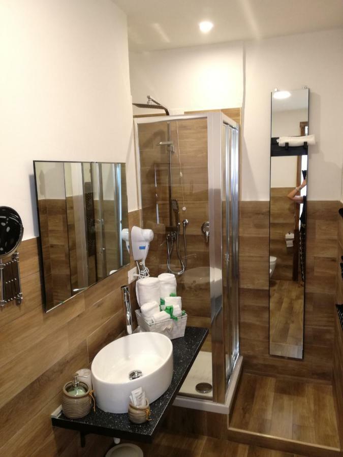 B&B Abatjour - Ambiente Sanificato - Test Antilegionella Assolto Foggia Kültér fotó